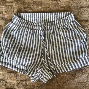 Linen blend striped shorts